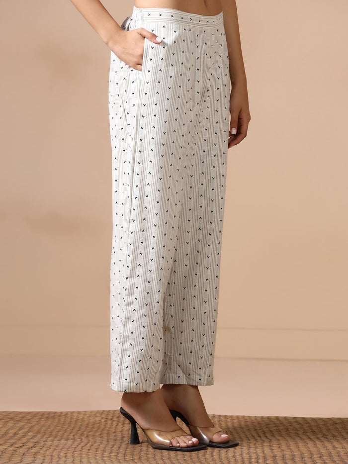 Women Poly Cotton Off White Yarn Dyed Kurta Comfort Pant Dupatta.