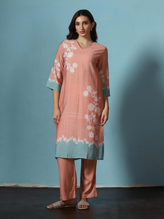 Women Poly Slub Peach Floral Print Kurta Comfort Pant Dupatta.