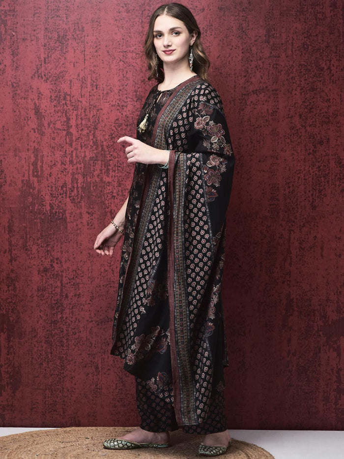 Women Poly Viscose Black Calico Print Kurta Comfort Pant Chanderi Dupatta.