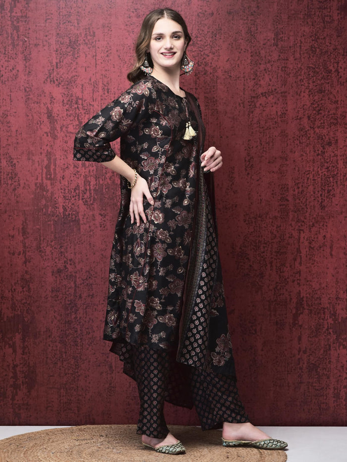 Women Poly Viscose Black Calico Print Kurta Comfort Pant Chanderi Dupatta.