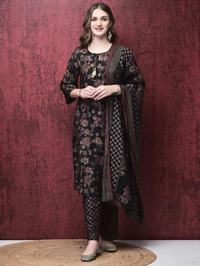 Women Poly Viscose Black Calico Print Kurta Comfort Pant Chanderi Dupatta.