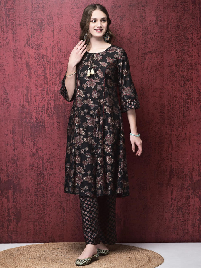 Women Poly Viscose Black Calico Print Kurta Comfort Pant Chanderi Dupatta.