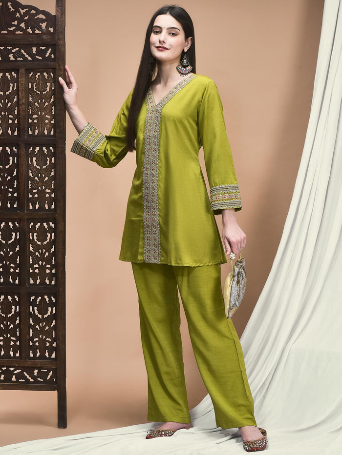 Women Poly Viscose Green Embroidered Co-Ord Set.