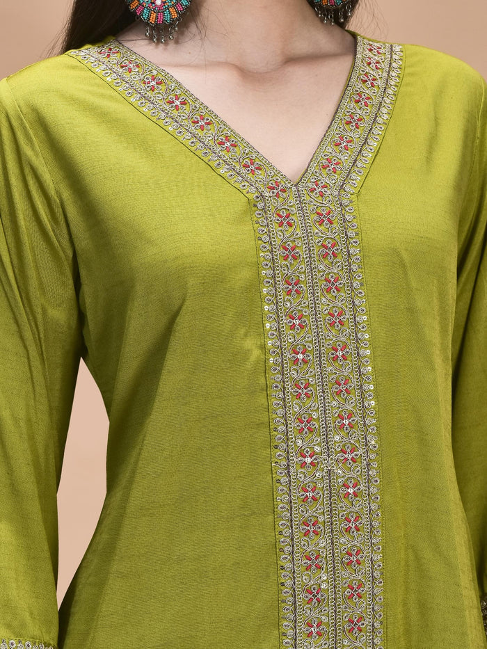 Women Poly Viscose Green Embroidered Co-Ord Set.