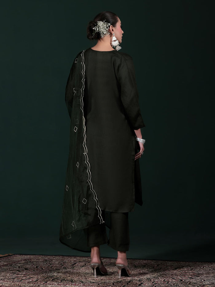 Women Poly Viscose Green Embroidered Kurta Comfort Pant Dupatta.