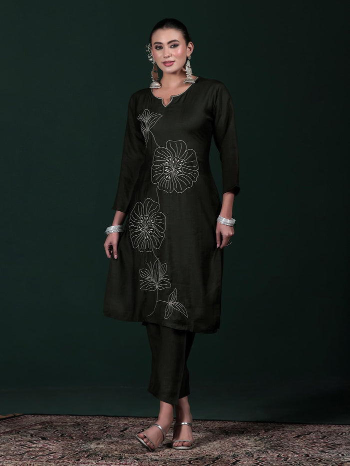 Women Poly Viscose Green Embroidered Kurta Comfort Pant Dupatta.