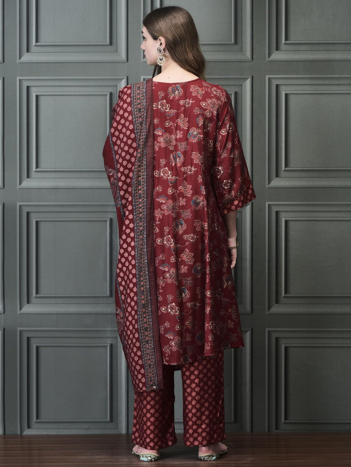 Women Poly Viscose Maroon Calico Print Kurta Comfort Pant Chanderi Dupatta.