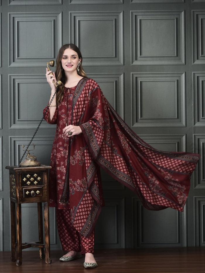 Women Poly Viscose Maroon Calico Print Kurta Comfort Pant Chanderi Dupatta.