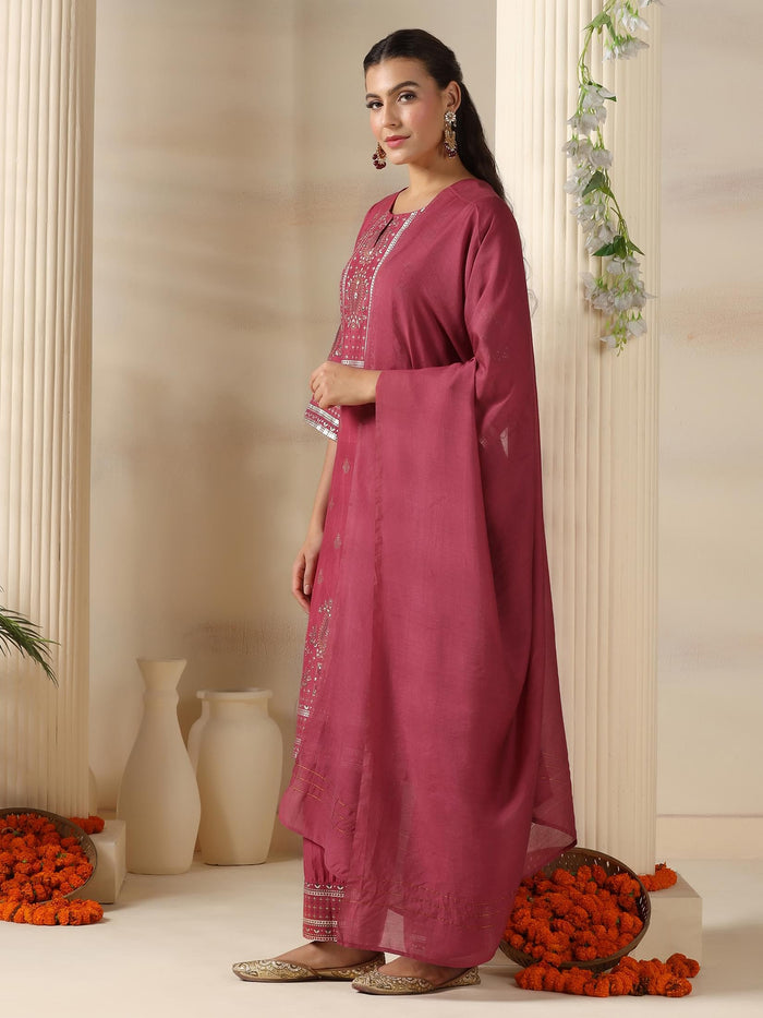 Women Poly Viscose Peach Floral Print Kurta Comfort Pant Dupatta.