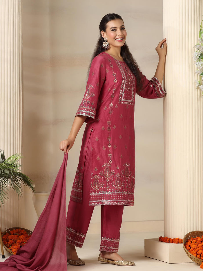 Women Poly Viscose Peach Floral Print Kurta Comfort Pant Dupatta.