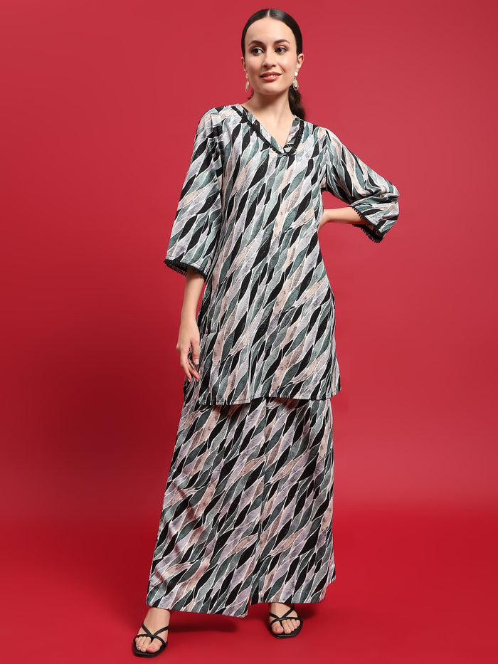 Women Polyester Green Abstract Print Co-Ord Set.
