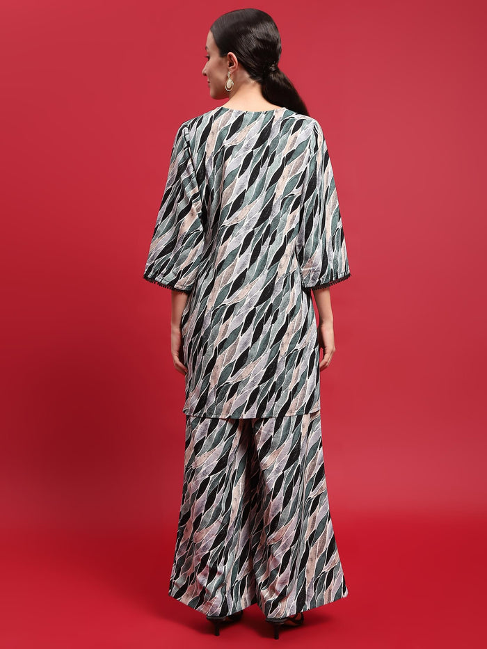 Women Polyester Green Abstract Print Co-Ord Set.