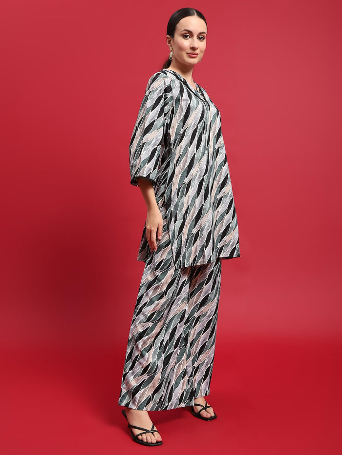 Women Polyester Green Abstract Print Co-Ord Set.