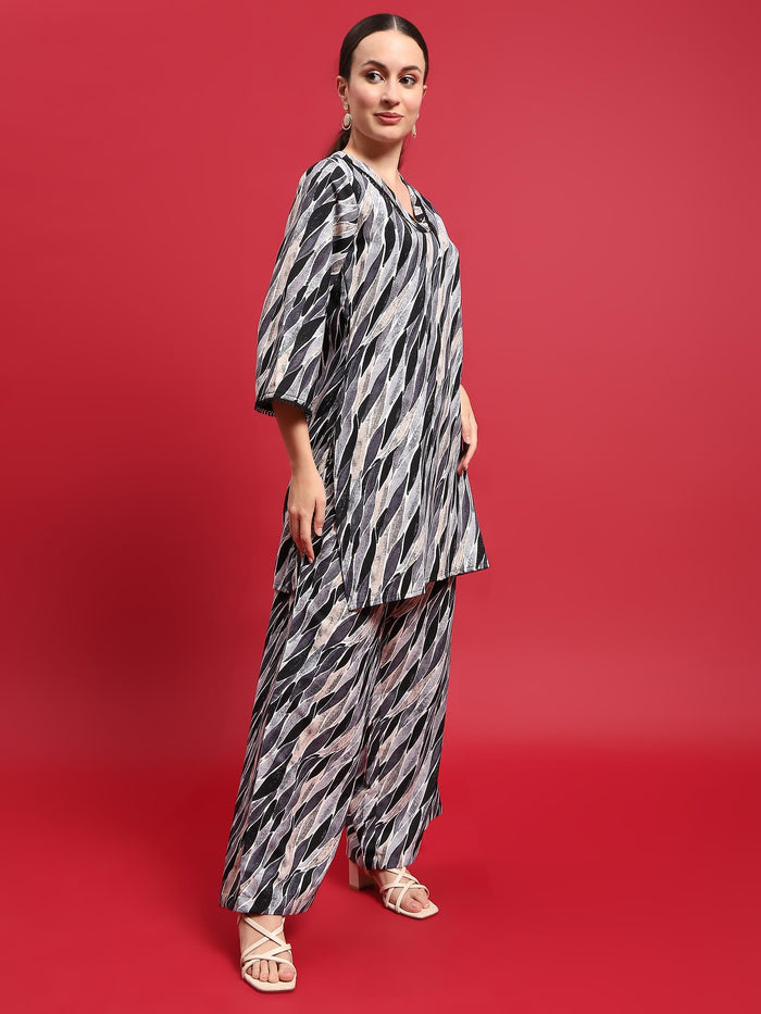 Women Polyester Grey Abstract Print Co-Ord Set.