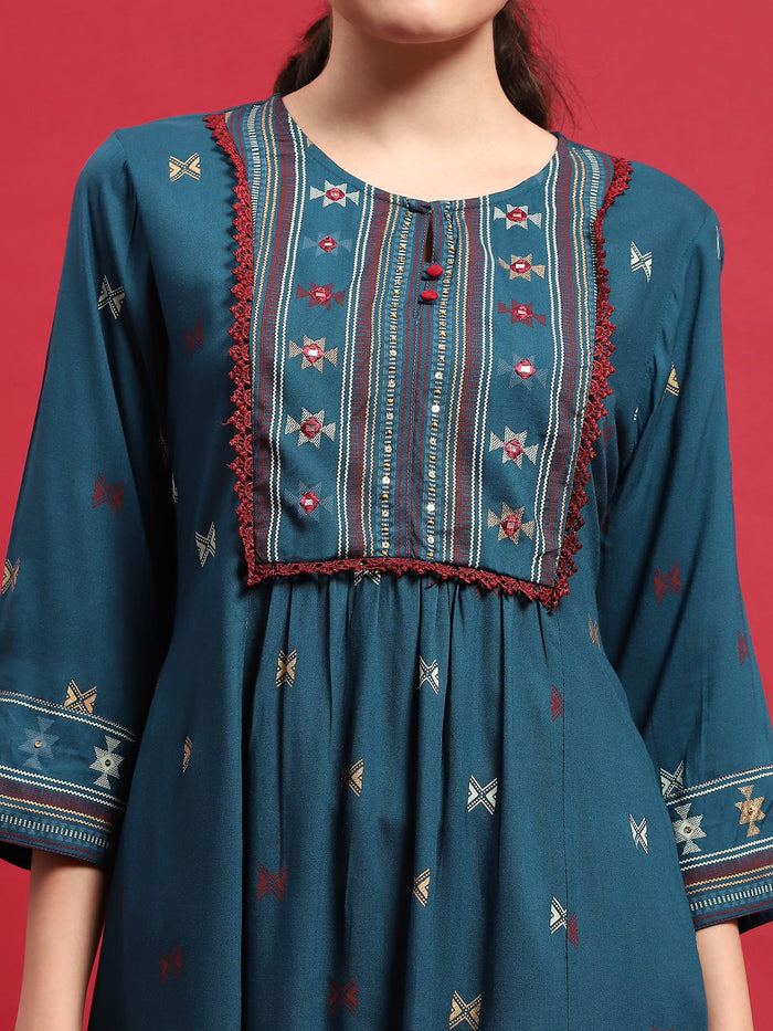 Women Rayon Peacock Blue Kurta With Comfort Pant.
