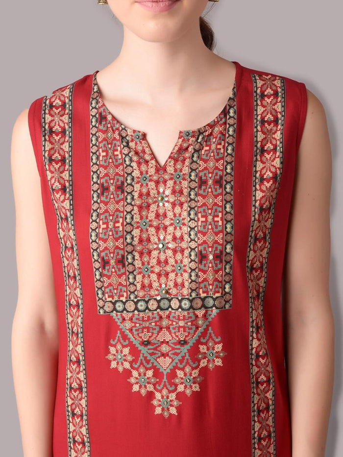 Women Red Kurta With Trouser.
