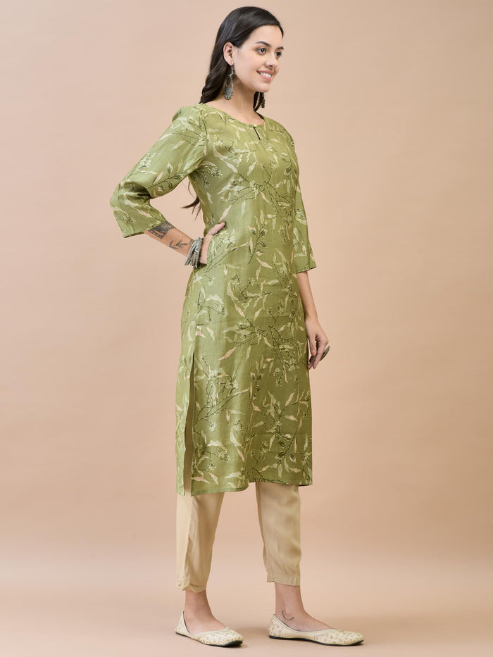 Women Shantoon Green Solid Kurta.