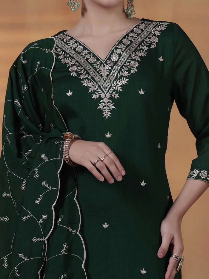Women Silk Blend Green Embroidered Kurta Comfort Pant With Dupatta.