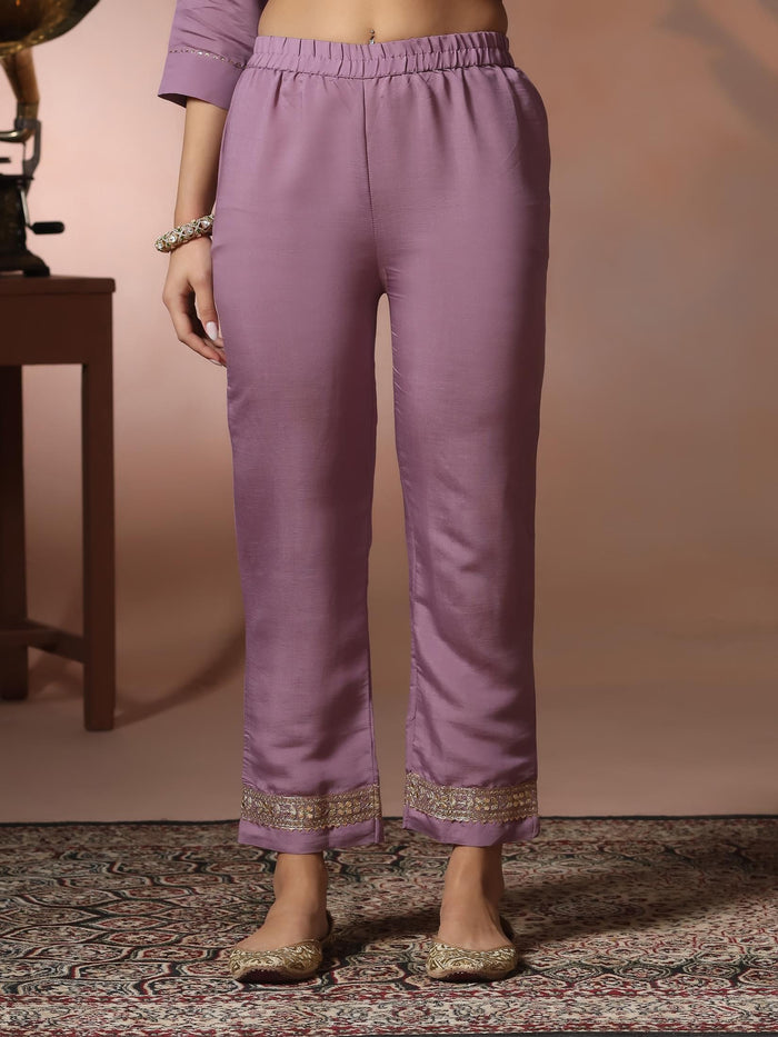 Women Silk Blend Lilac Embroidered Kurta Comfort Pant With Dupatta.