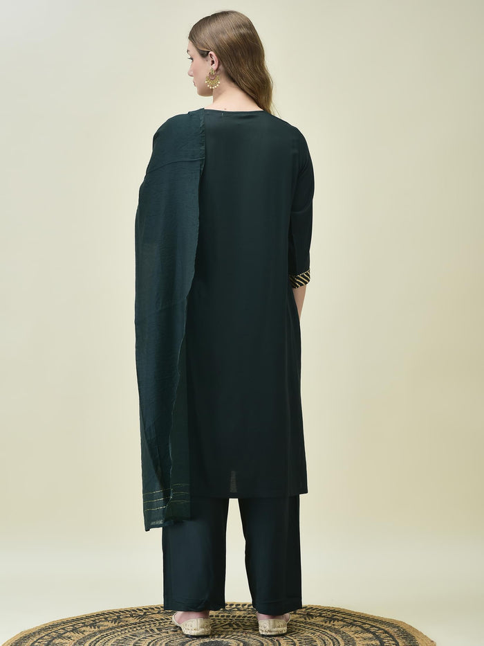 Women Soild Emerald Green Kurta Comfort Pant Dupatta.