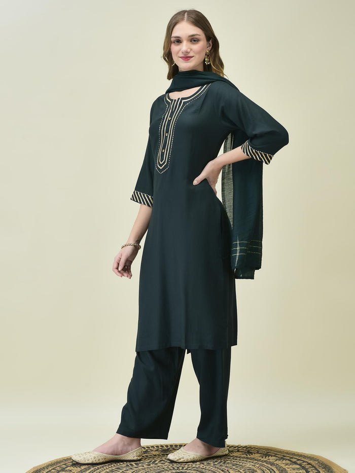 Women Soild Emerald Green Kurta Comfort Pant Dupatta.