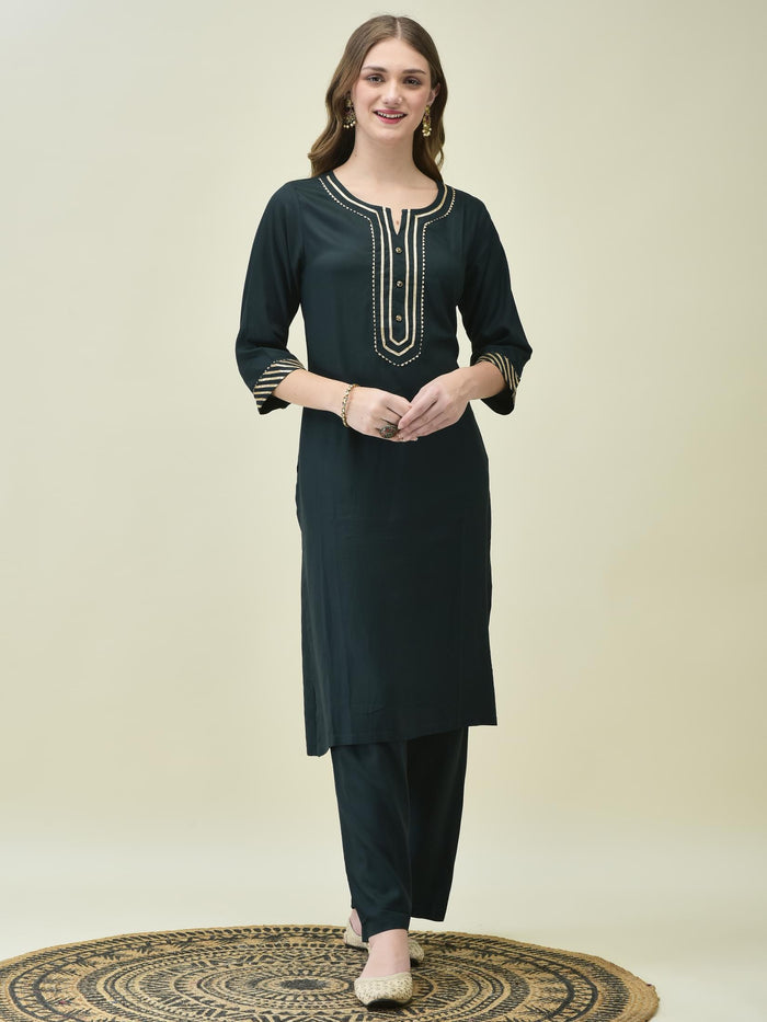 Women Soild Emerald Green Kurta Comfort Pant Dupatta.