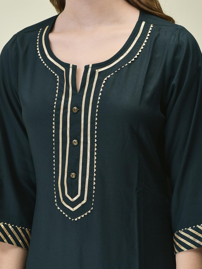 Women Soild Emerald Green Kurta Comfort Pant Dupatta.
