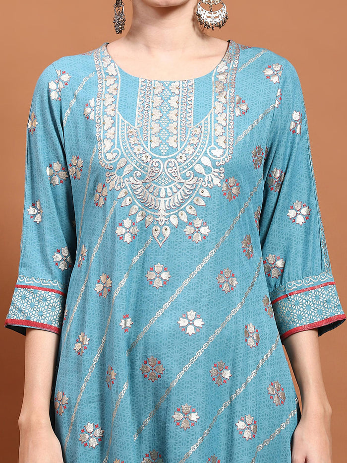 Women Teal Floral Print Kurta.