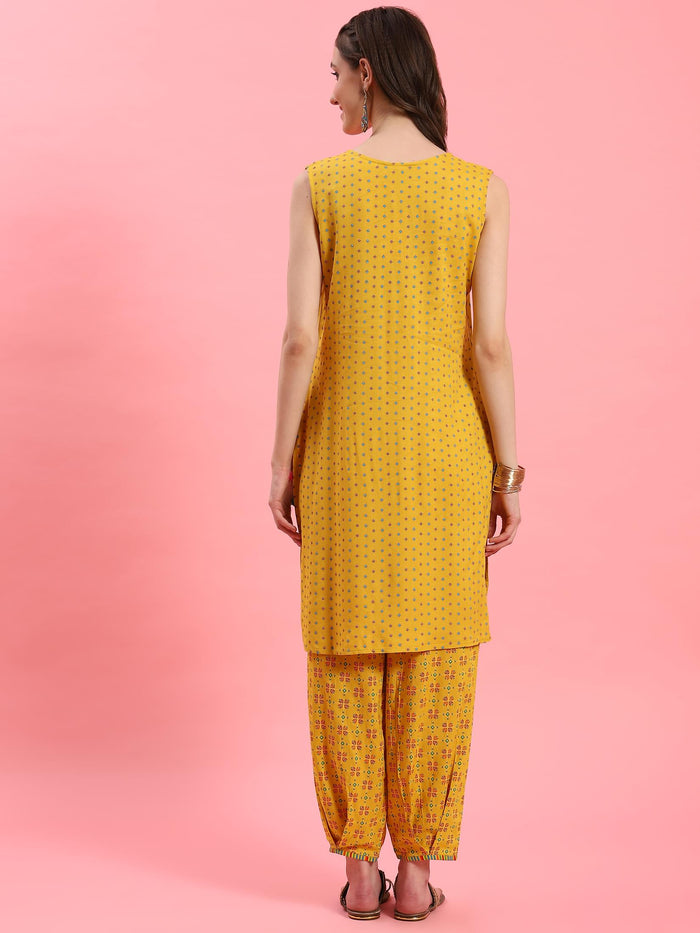 Women Yellow Geometric Printed Kurta With Harem Pant.