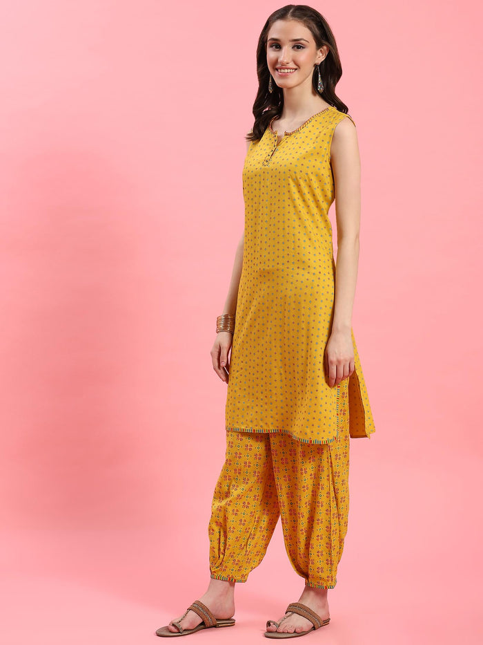 Women Yellow Geometric Printed Kurta With Harem Pant.